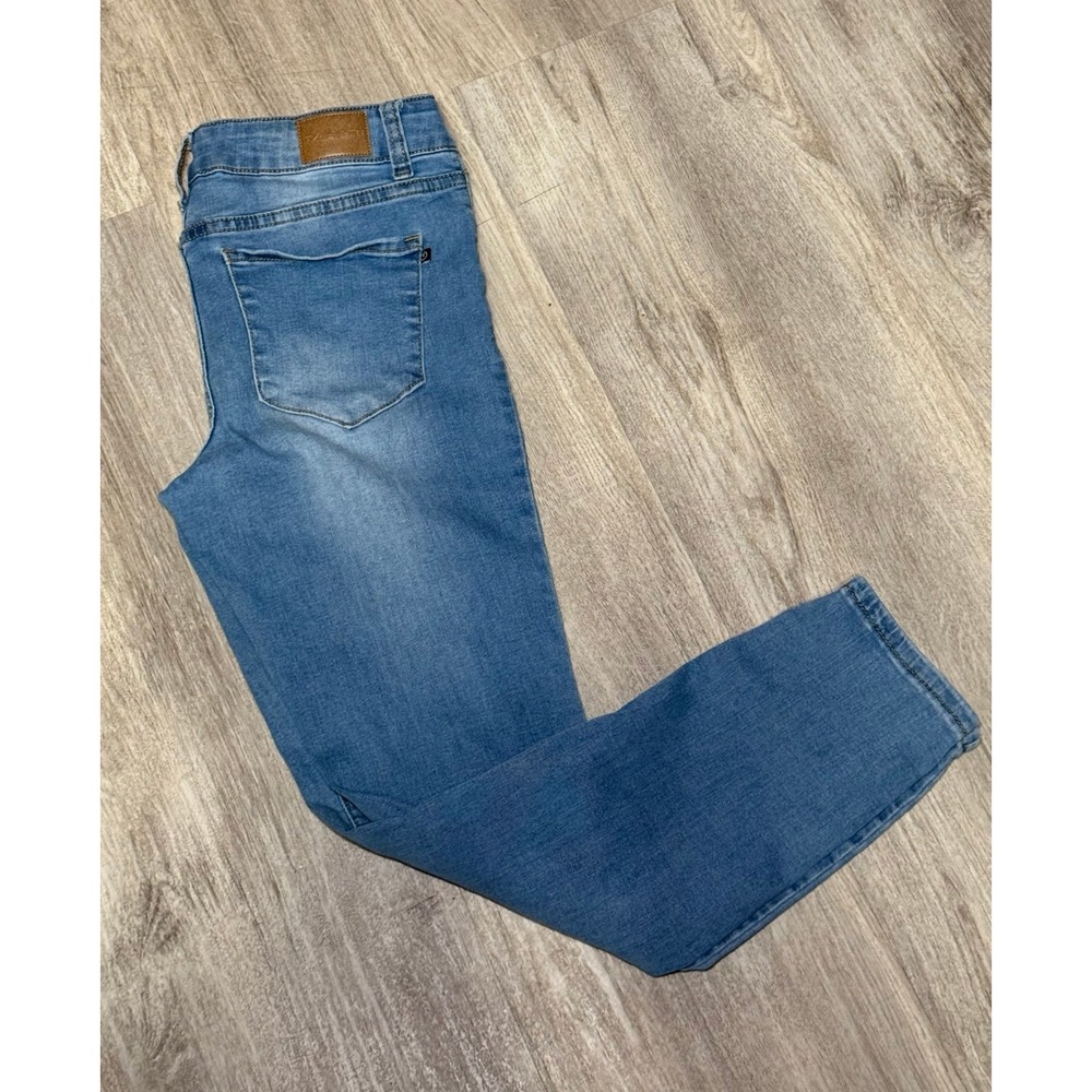 Tahari size 4 classic skinny cute jeans‎ have stretch